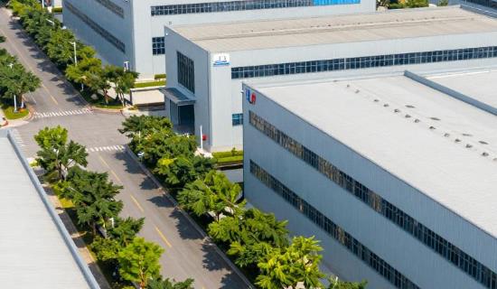 养殖场智慧消杀推料机器人 适配规模化养殖场的生产管理要求